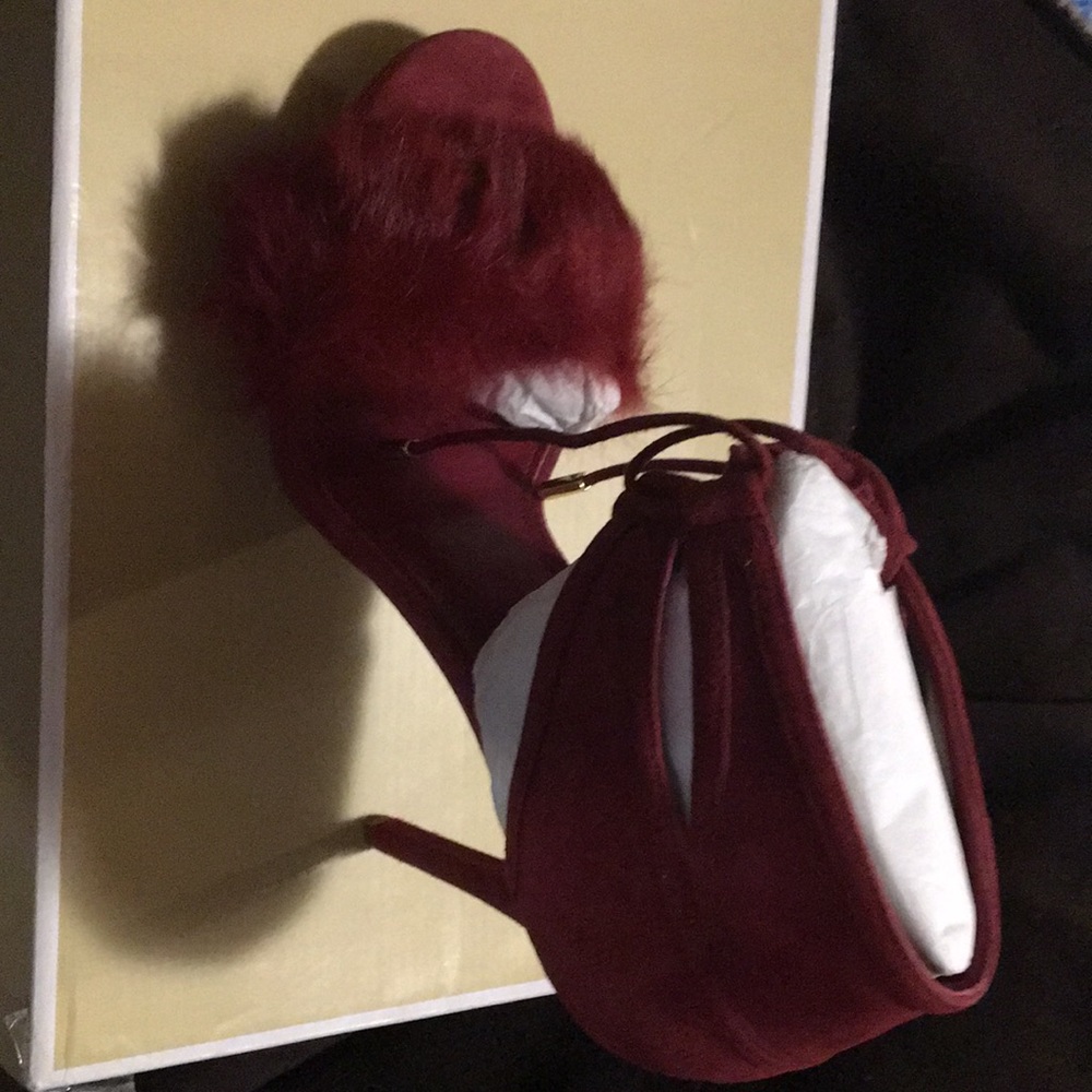 Michaels Kors Open Toe Sandals, color is Mulberry